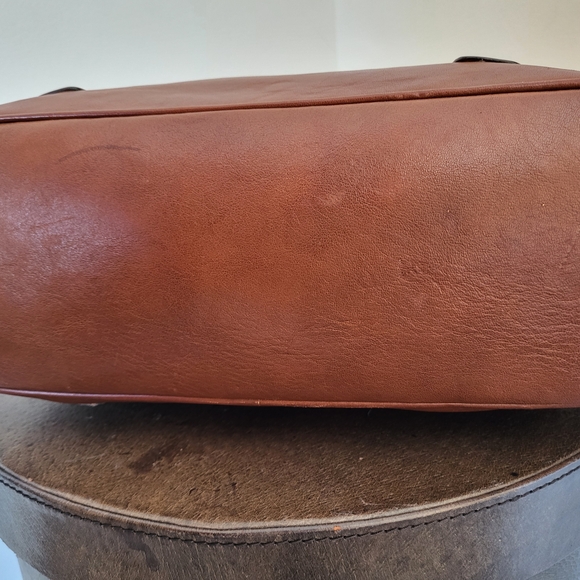 Massimo Dutti Leather Tote Bag | Expandable Side Zippers | Shoulder Strap - Picture 8 of 16